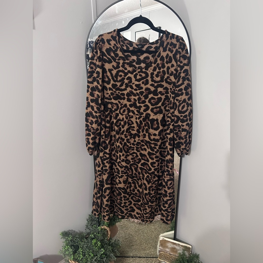 Leopard Print Long Sleeve Dress🐆